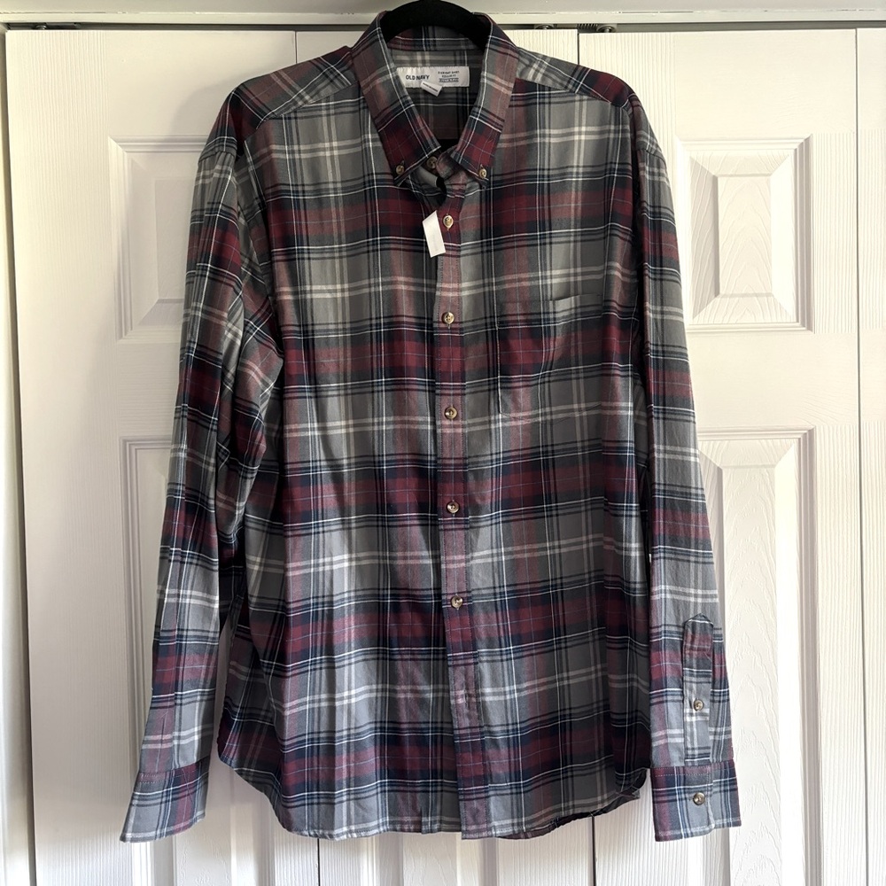 NWT men’s lightweight plaid button-down